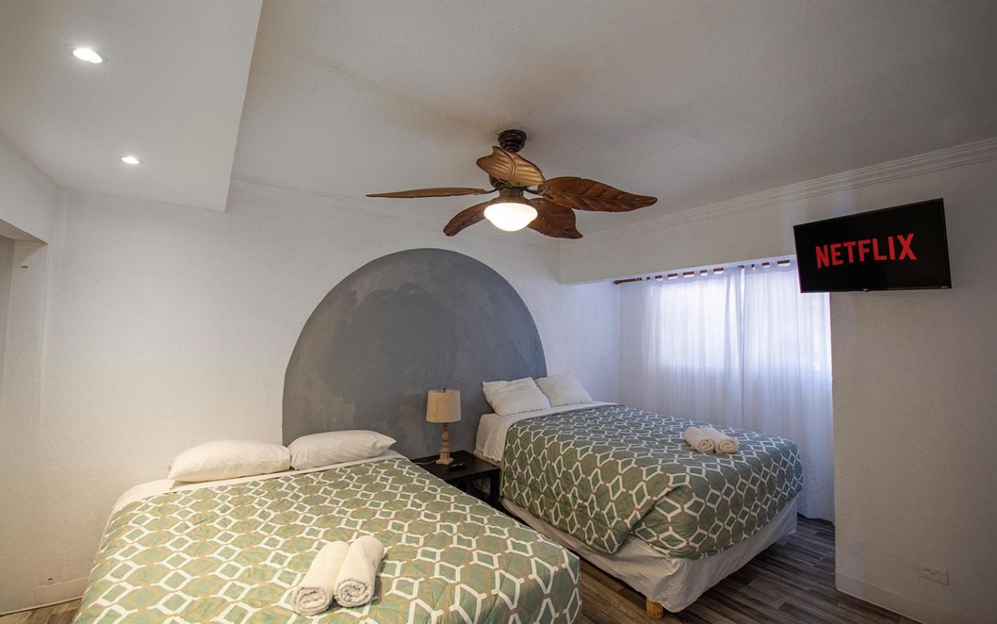 Beachfront Two Bedroom With 3 Beds 提华纳 外观 照片
