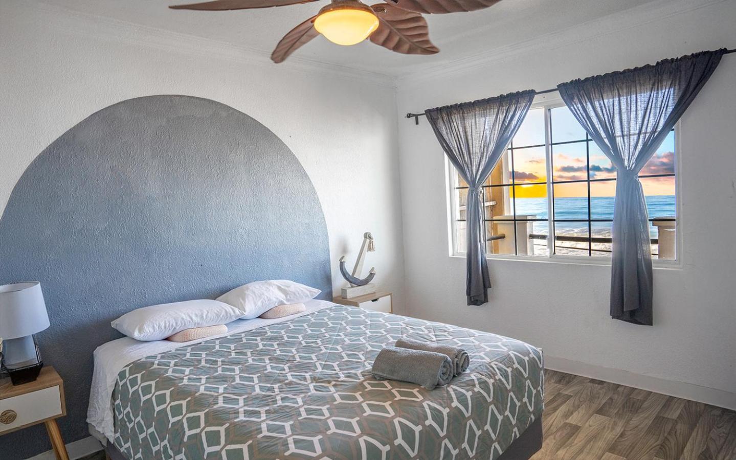 Beachfront Two Bedroom With 3 Beds 提华纳 外观 照片